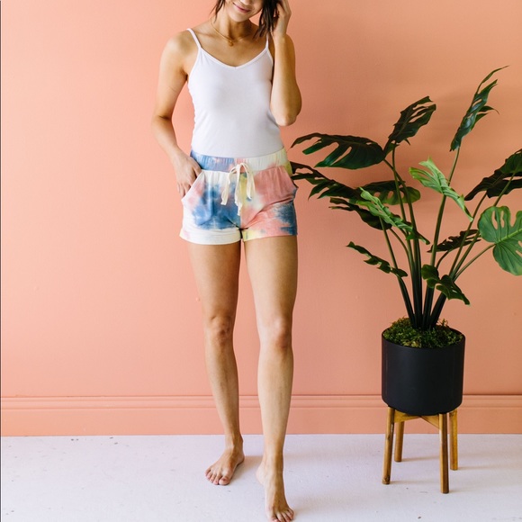 Tie the Knot Shorts in Coral - Picture 5 of 9